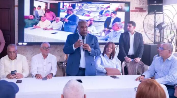 Tony Peña reúne dirigencia de proyecto político nivel nacional