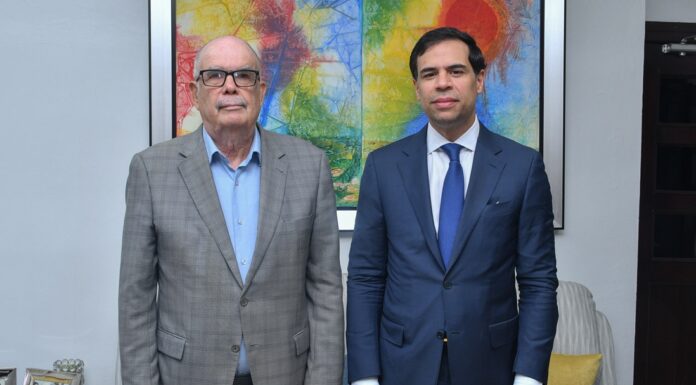 Ministro de Cultura visita el Archivo General de la Nación