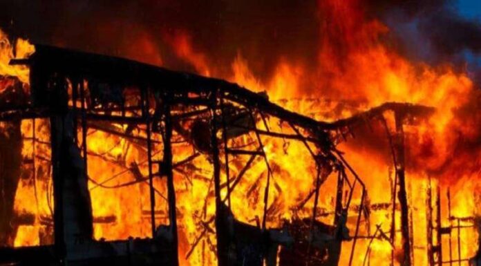 Cinco miembros de una familia mueren en fuego en Santiago