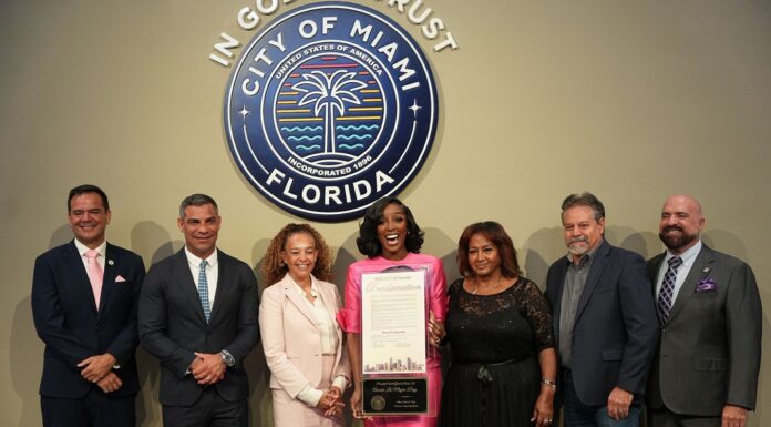 Declaran el 9 de octubre “Día de Amara La Negra” en Miami