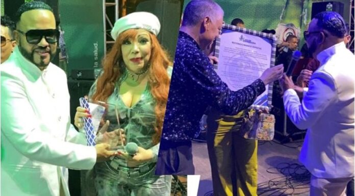 Reconocen a cantante Vickiana como hija meritoria de Tamboril