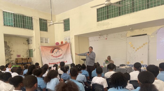 FundoVida realiza jornada educativa en la Escuela Patria Mella