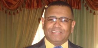 Los del exterior somos algo más que remesas