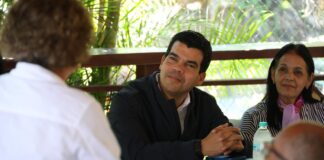 Wellington Arnaud valida con comunitarios servicio eficiente de agua potable