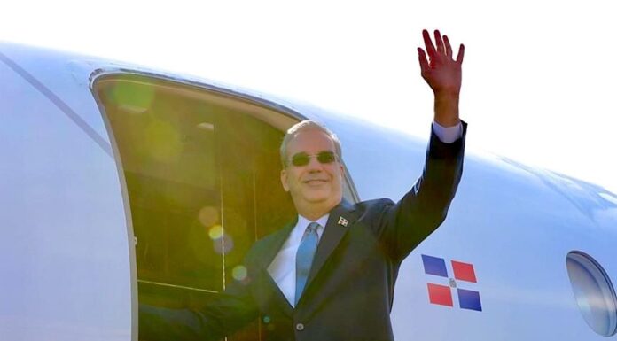 Abinader va a Miami a recibir reconocimiento Centro Adam