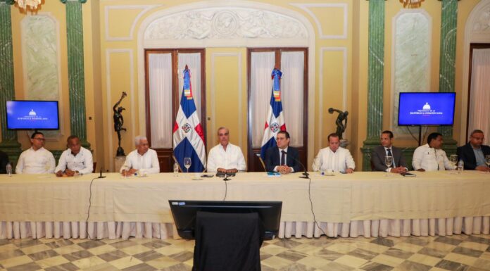 Gobierno RD eleva a $800 mm subsidio para evitar alza pasajes