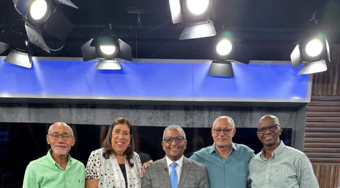 Realizan «Panel 1974 y 1986: Época Dorada del Voleibol Dominicano» resalta legado histórico del deporte nacional