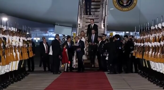 Trump llega a China para su segunda visita desde el 2017