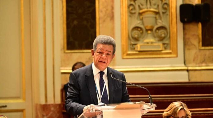 Leonel Fernández llama a convertir a Iberoamérica en protagonista del nuevo orden mundial