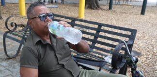 Ola de calor lleva a capitaleños a buscar sosiego en los parques