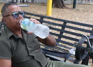 Ola de calor lleva a capitaleños a buscar sosiego en los parques