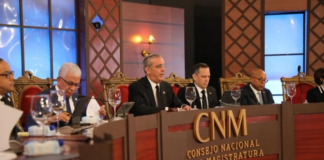 CON PUNTO & COMA… transmite «EN VIVO» las entrevistas de evaluación de desempeño a jueces de la Suprema Corte de Justicia.