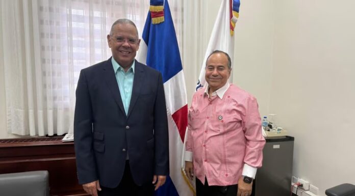 Ramón Gómez Díaz realiza visita de cortesía al director de Prensa del Presidente de la República