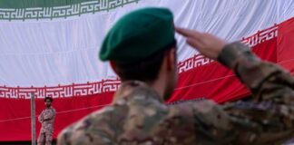 Irán revela haber obtenido la bomba aérea más grande de EU