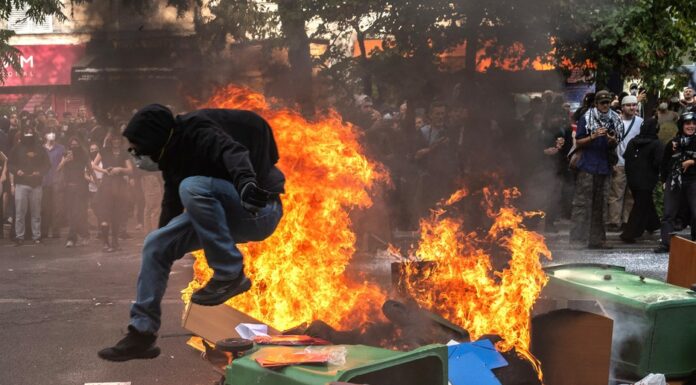 Europa arde en ola de protestas, saqueos, bloqueos estudiantiles