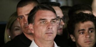 Flávio Bolsonaro ha partido rumbo «exilio» en EEUU