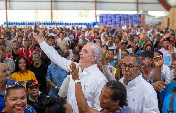 Abinader lanza programa social «Estufas por Fogones» en la RD